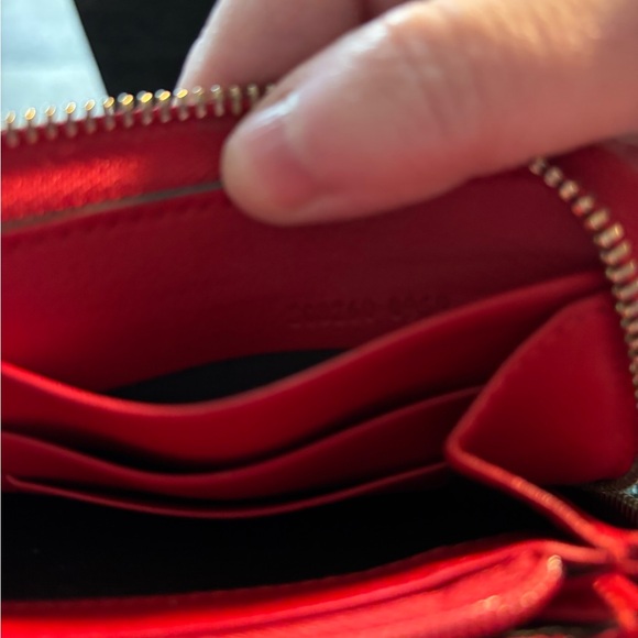 Authentic Gucci Microguccissima Patent Leather Zip-Around Wallet – Hibiscus Red - Picture 11 of 11